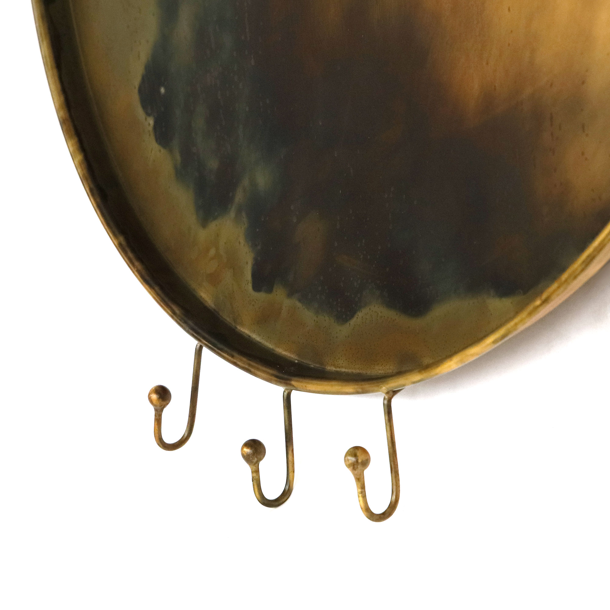 Wandhaken-Teller 'Kotui' mit 3 Haken, antik gold, Ø 60 cm, H 65 cm, L 10 cm von fischer's lagerhaus