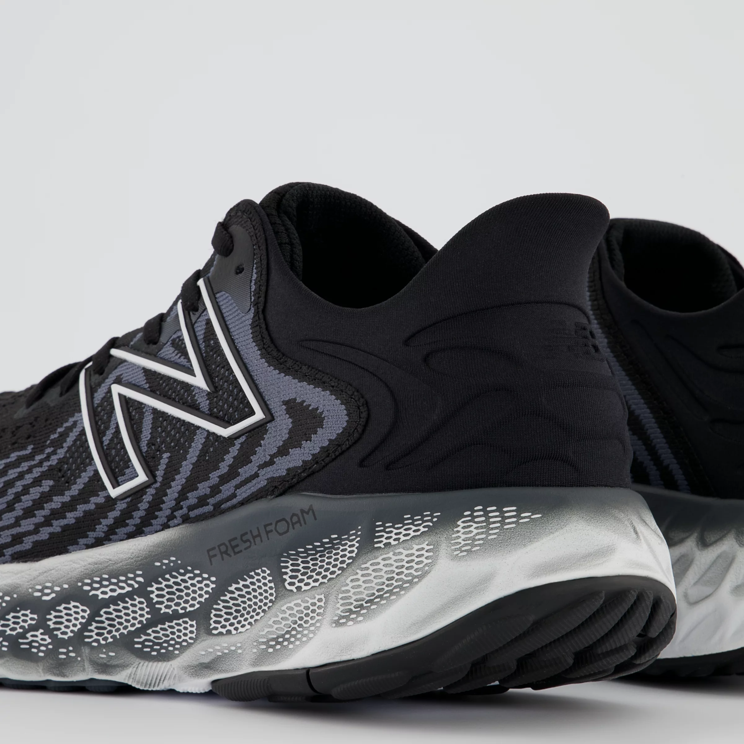 Fresh Foam 1080v11 Black con thunder e white