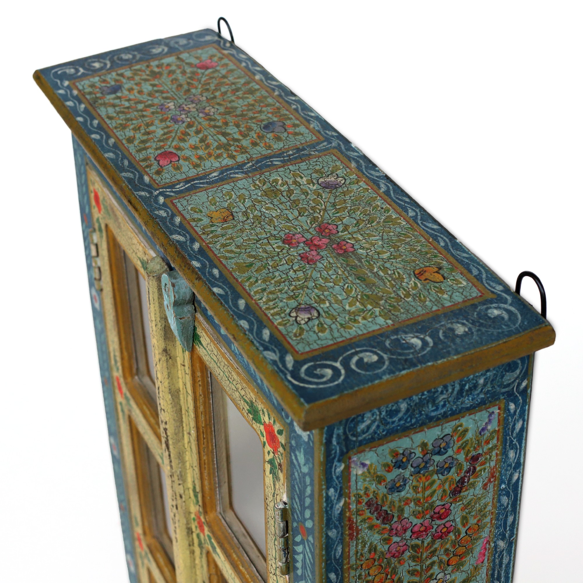 Hängevitrine handbemalt, multicolor, H 81 cm, B 55 cm, L 18 cm von fischer's lagerhaus