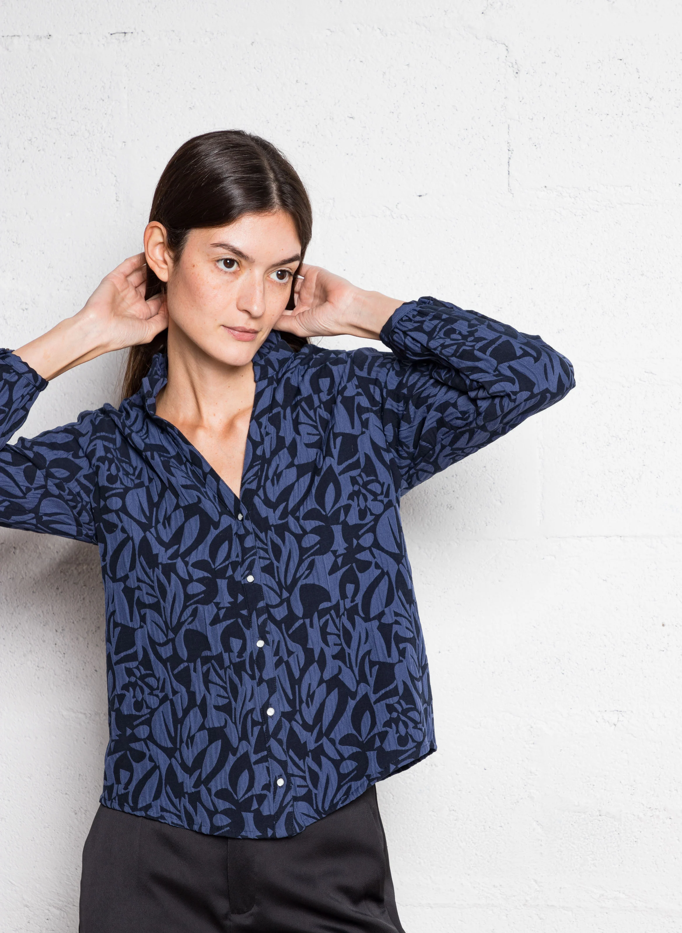 CHIPIE - Blouse col collerette en jacquard floral | Bleu