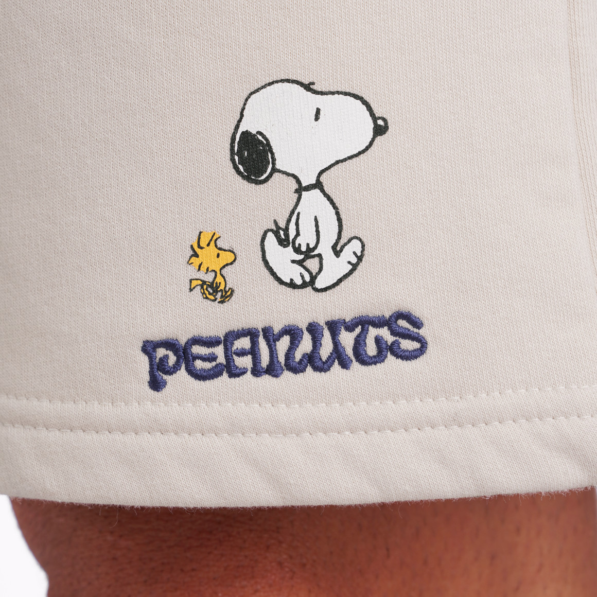 Jonas Nielsen Peanuts Shorts mit Stickerei hellbeige