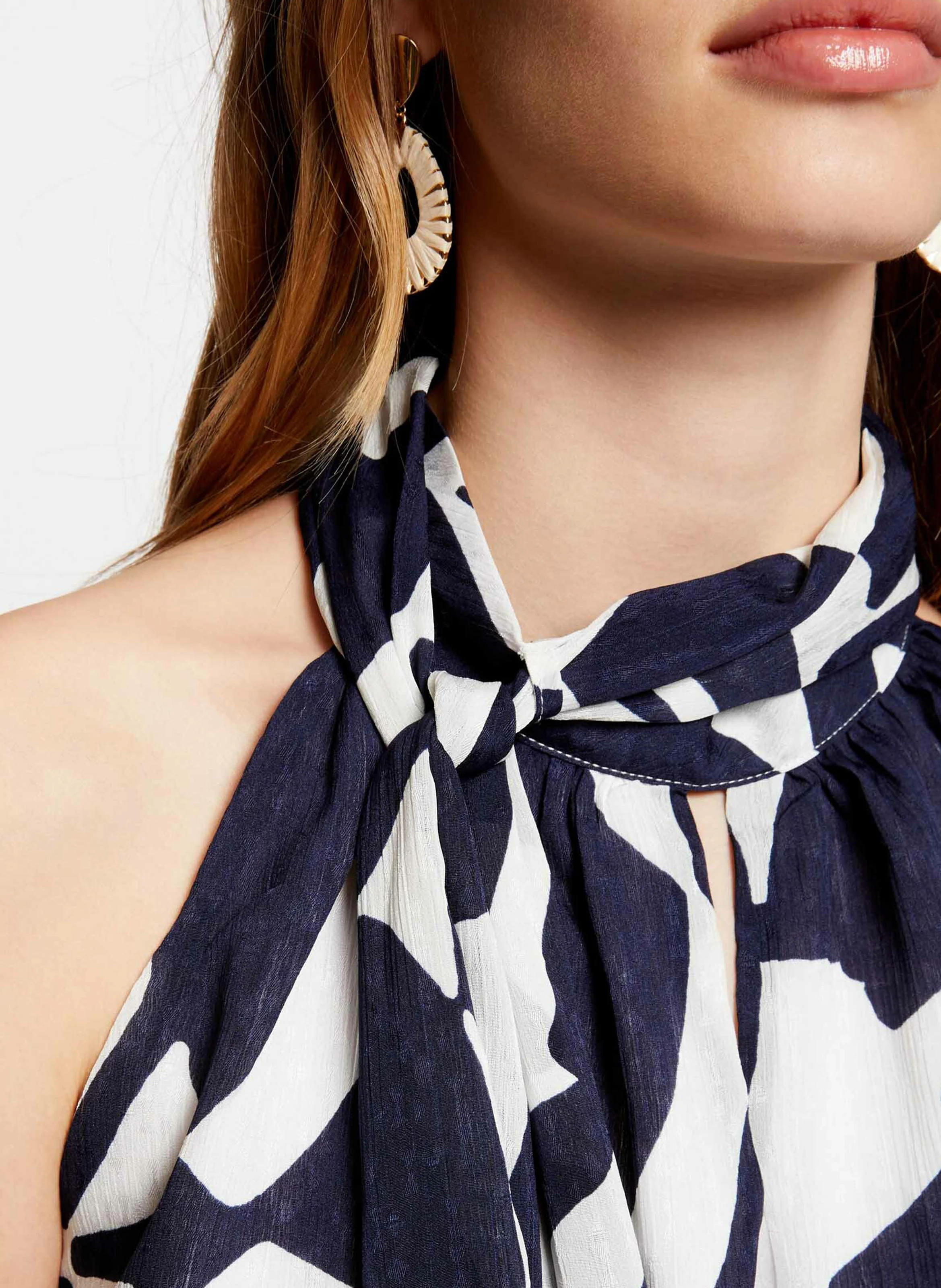 OPLUM.F - Blouse droite col lavallière imprimée | Multicolore