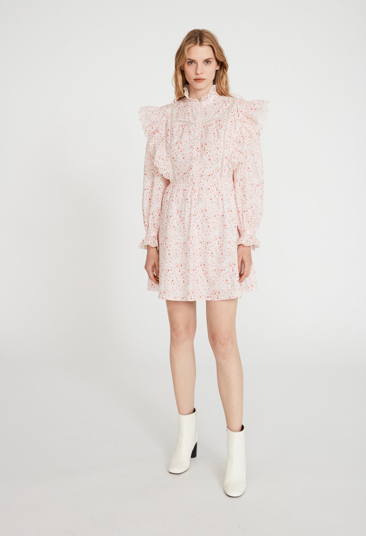 Robe fleurie &agrave; volants
