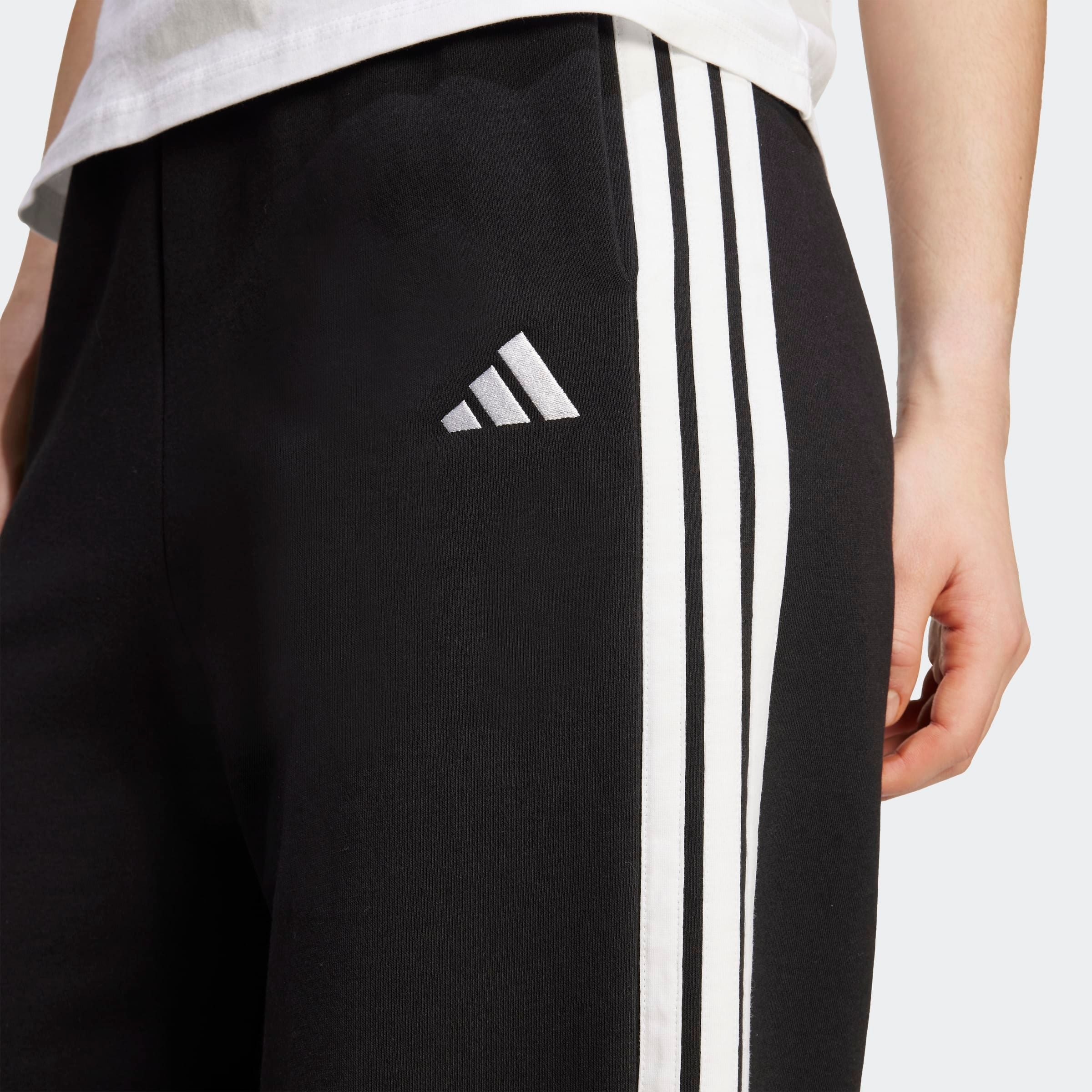 adidas Sportswear Sporthose »W 3S FL PT«  Weites Bein und weiches Fleece sorgt für gemütlichen Komfort