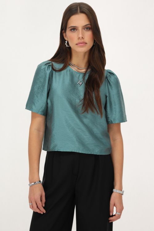 Groene top met geplooide mouwen en strikjes