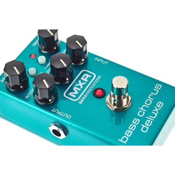 MXR M 83 Bass Chorus Deluxe