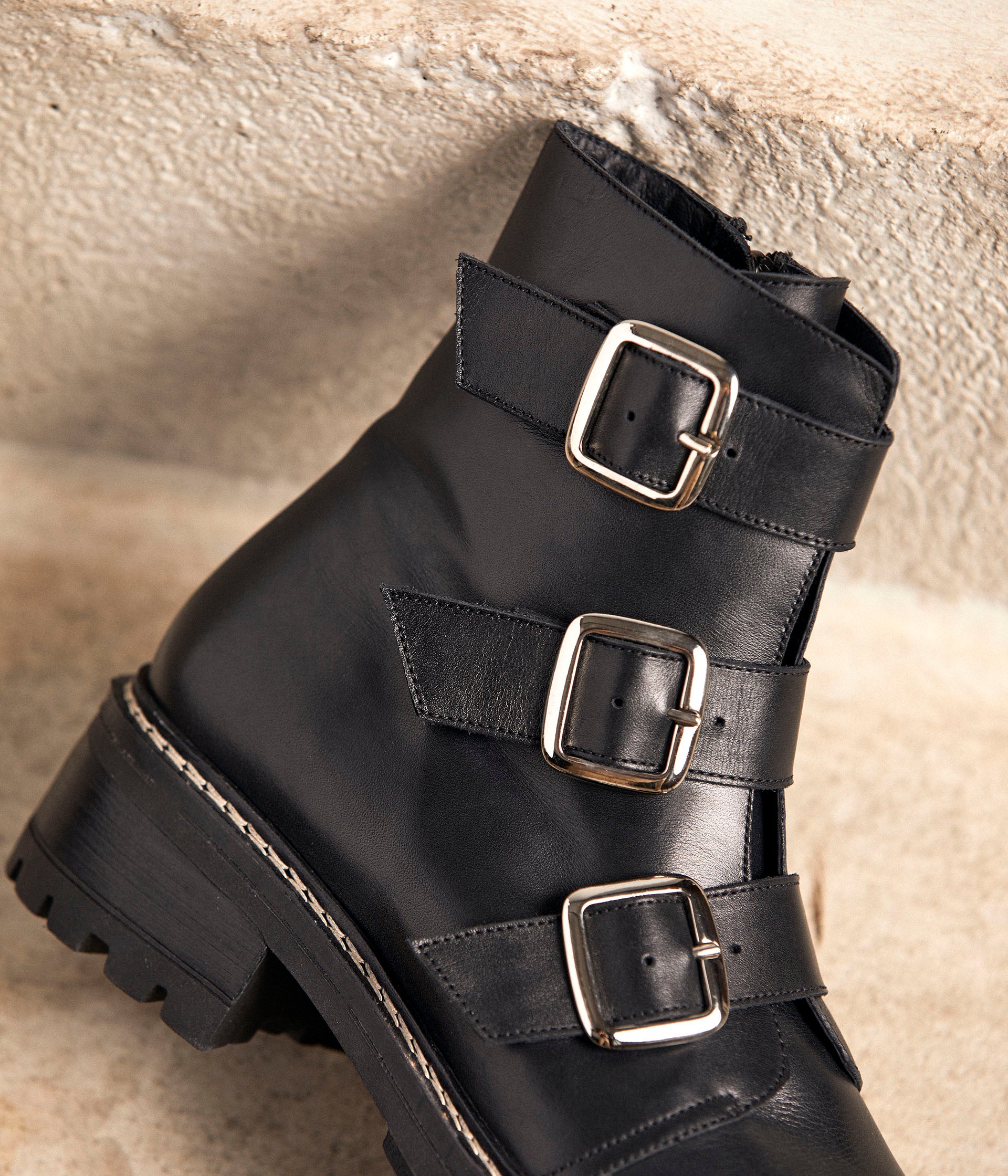 Boots noires boucles Amalia