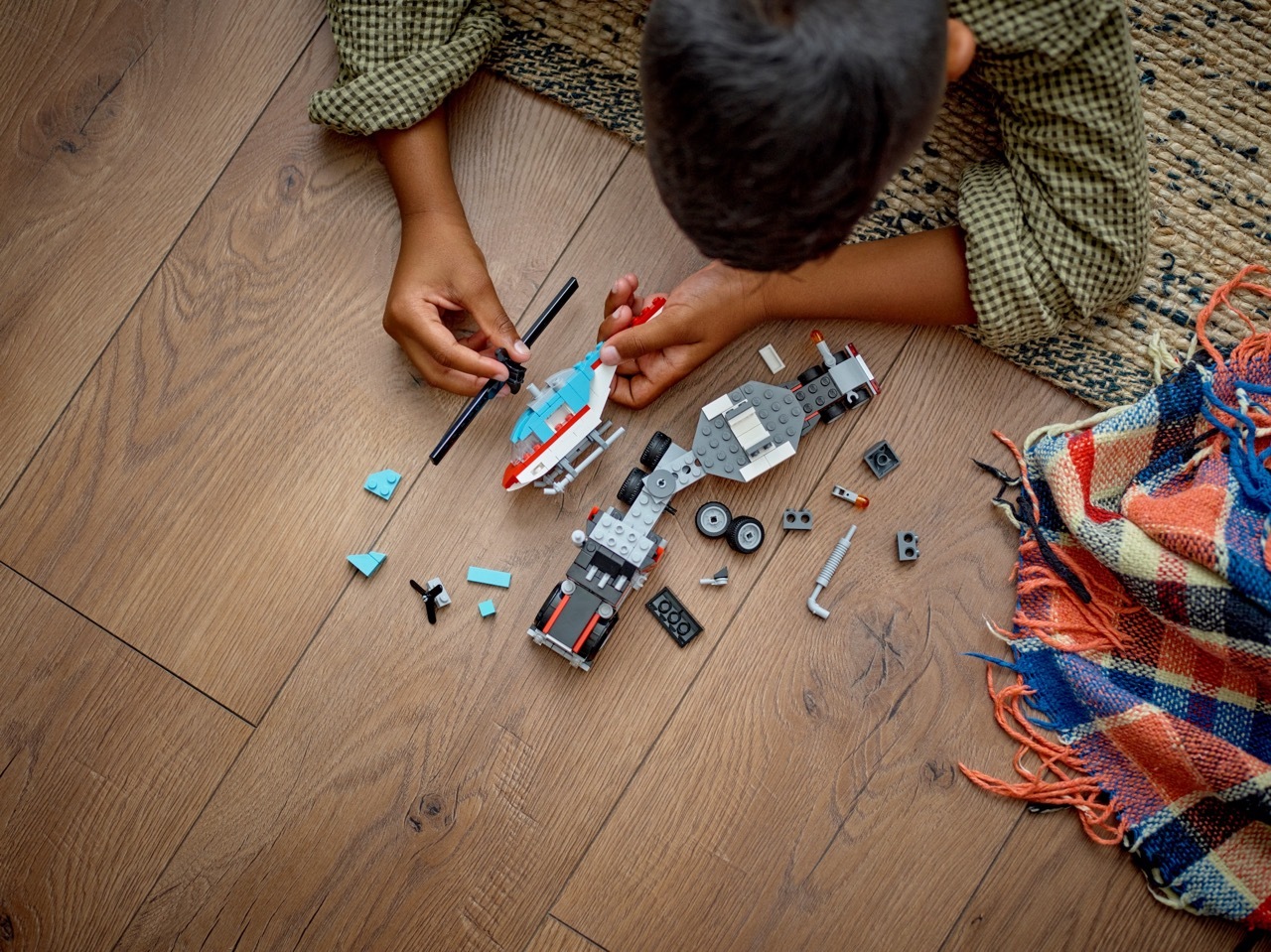LEGO® Creator 31146 TIEFLADER MIT HUBSCHRAUBER
