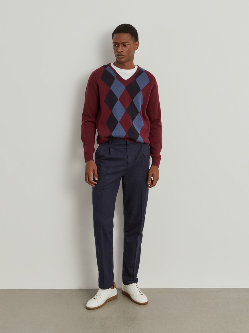 Calças chino regular fit com cordão