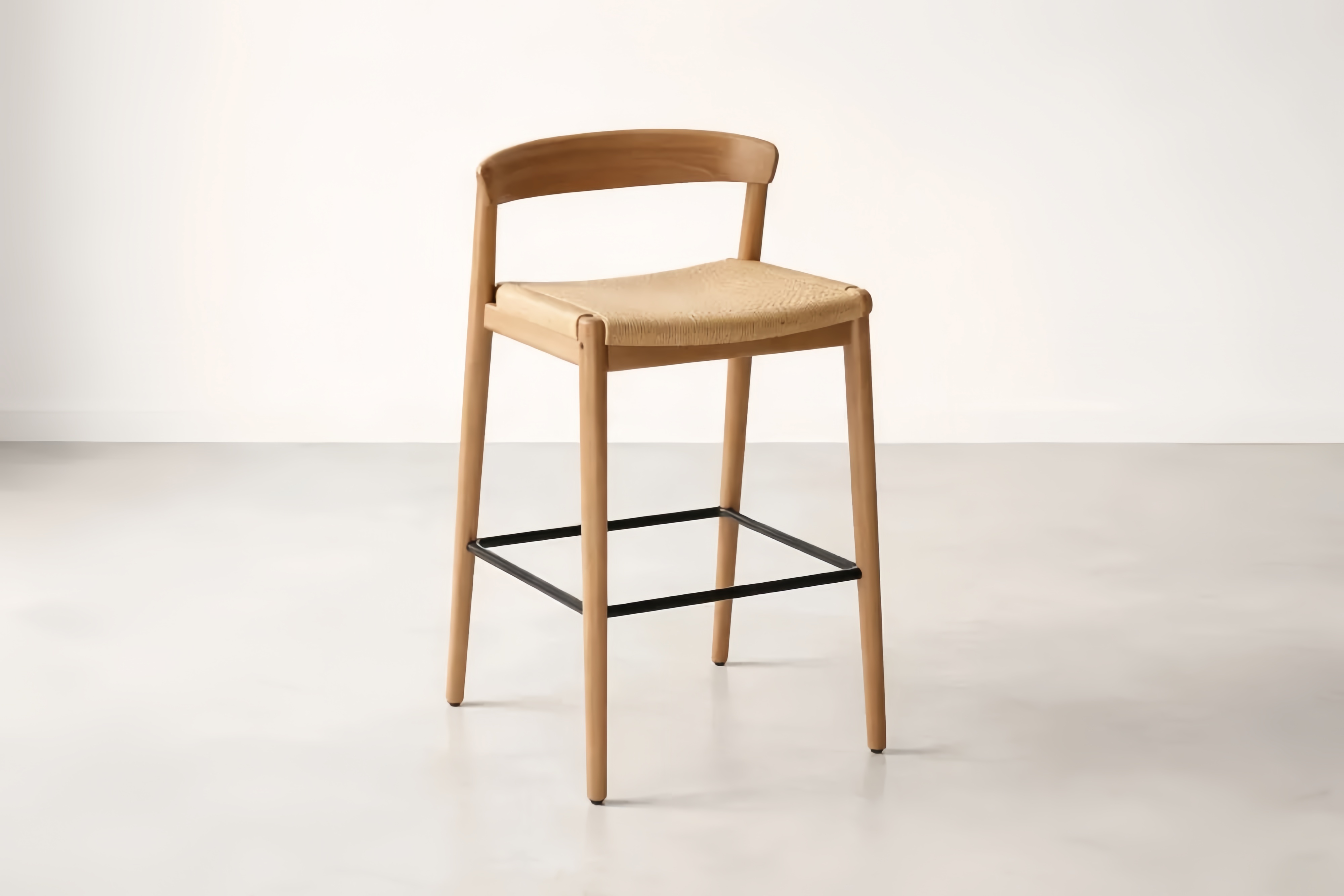 Barhocker aus Eschenholz mit Rattansitz Natur