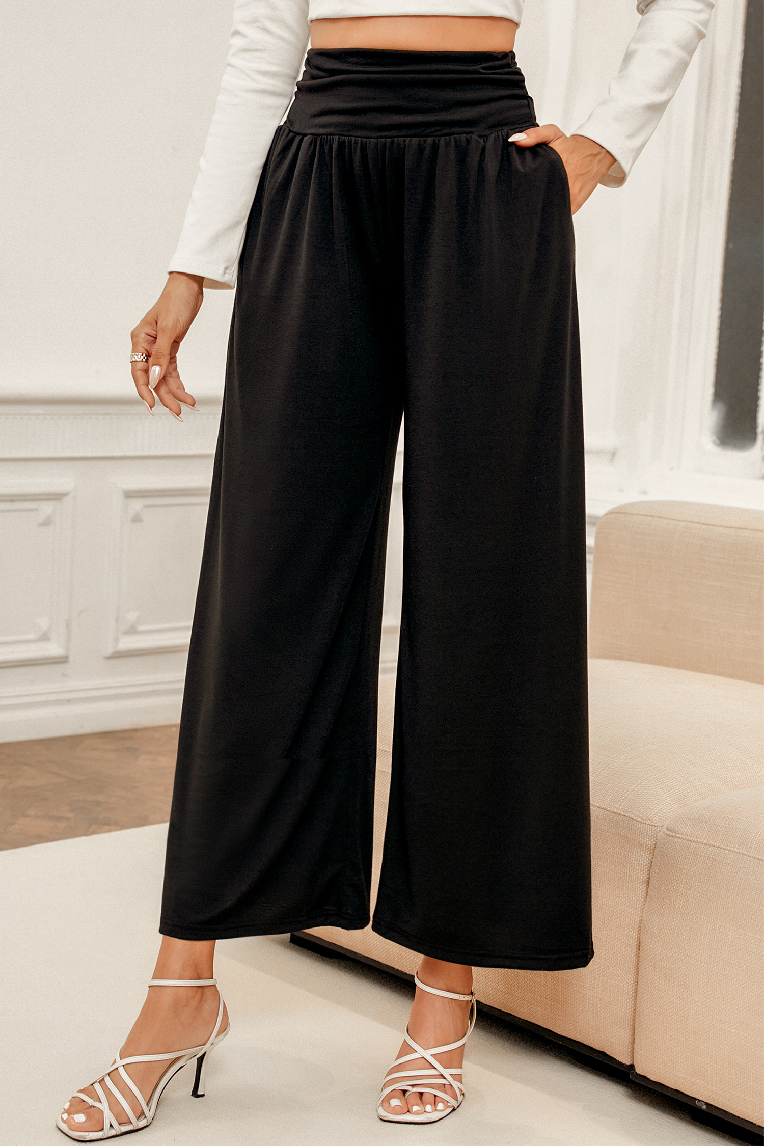 Pantalon à jambe large ruché onyx