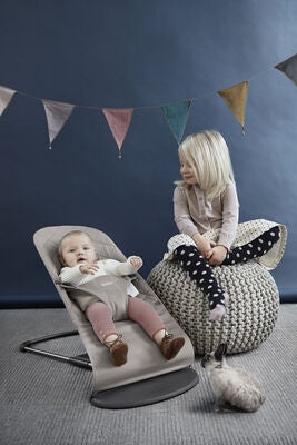 BabyBjörn Bliss Vippestol Vevet Klassisk Quilt, Sandgrå