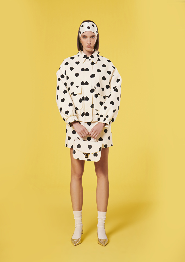 Blouson Bobbyécru à motif coeur noir