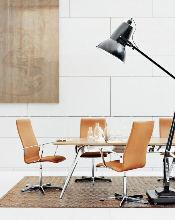 Fritz Hansen Oxford Medium back vergaderstoel Grace Black Black