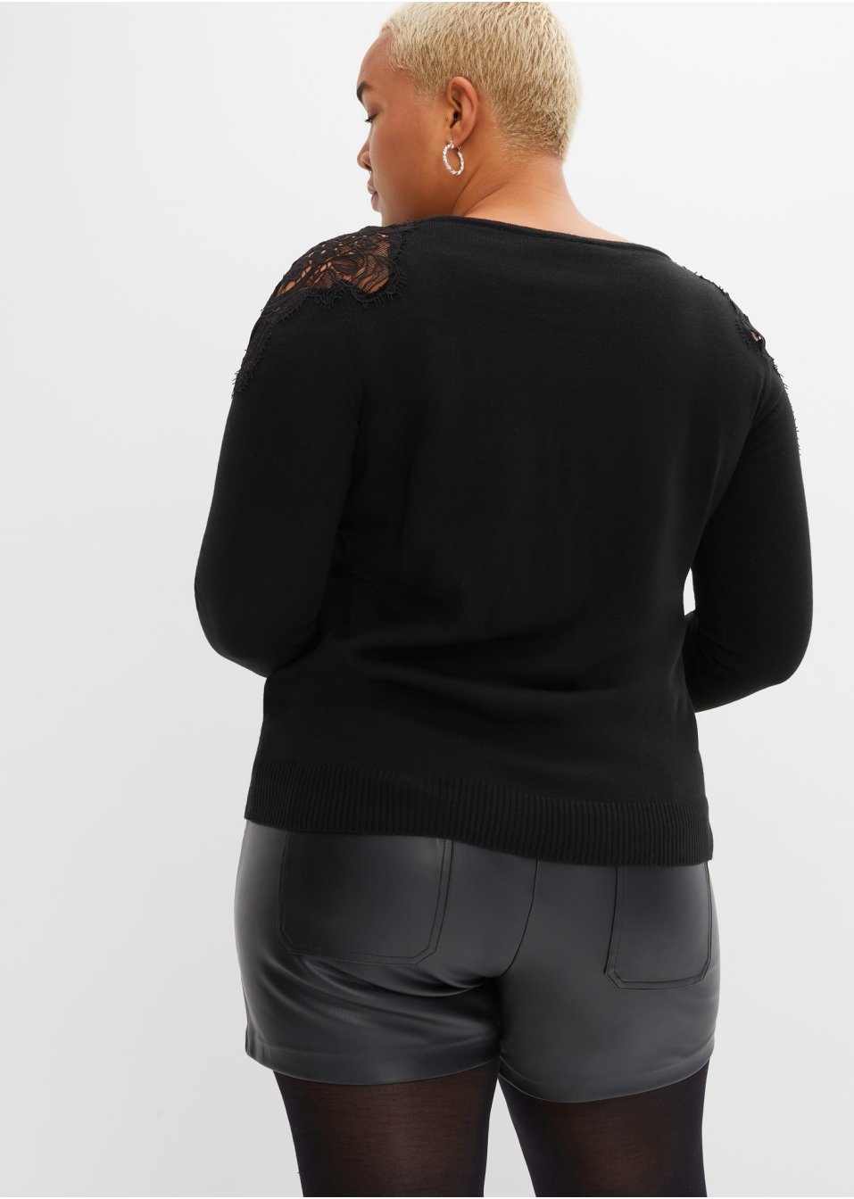 Pull à dentelle