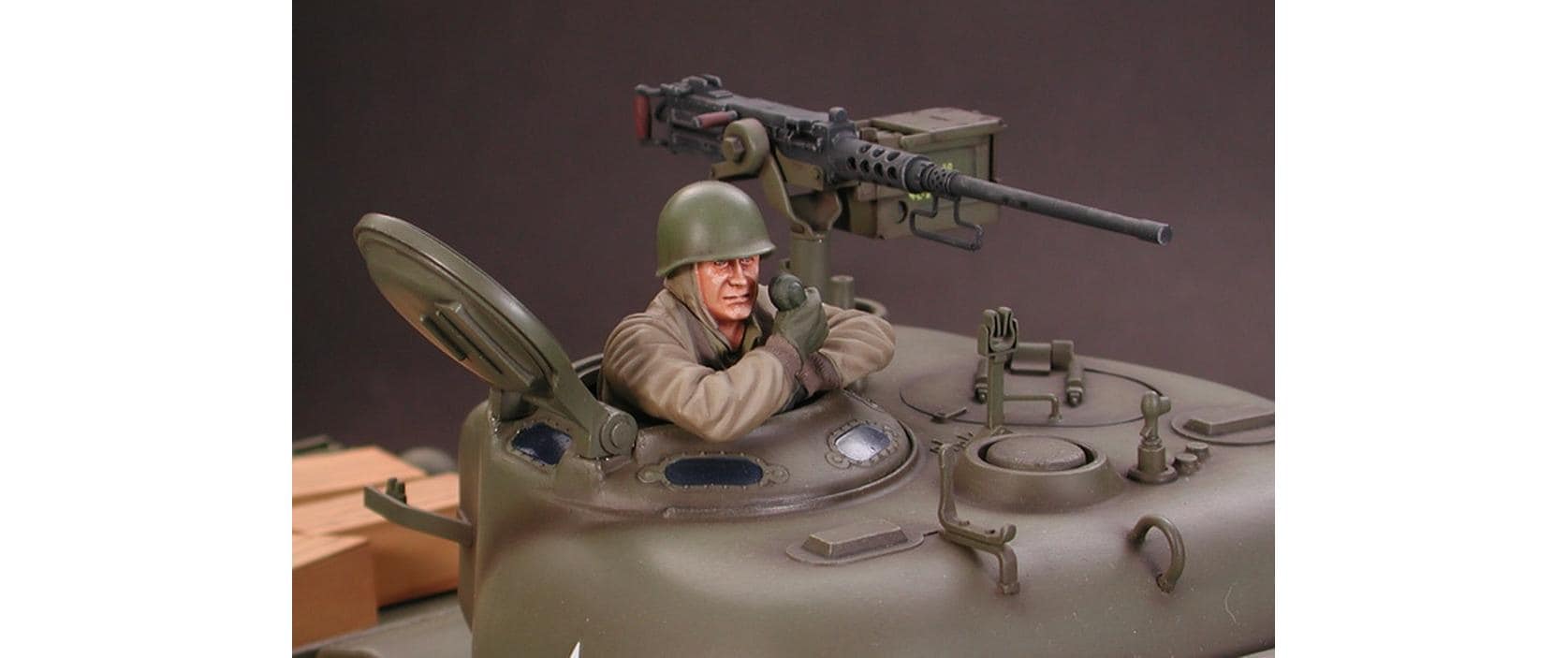 Panzer M4 Sherman 105 mm Howitzer Full-Option Bausatz, 1:16<br>2. Weltkrieg Panzer Bausatz mit vielen Details und Funktionen