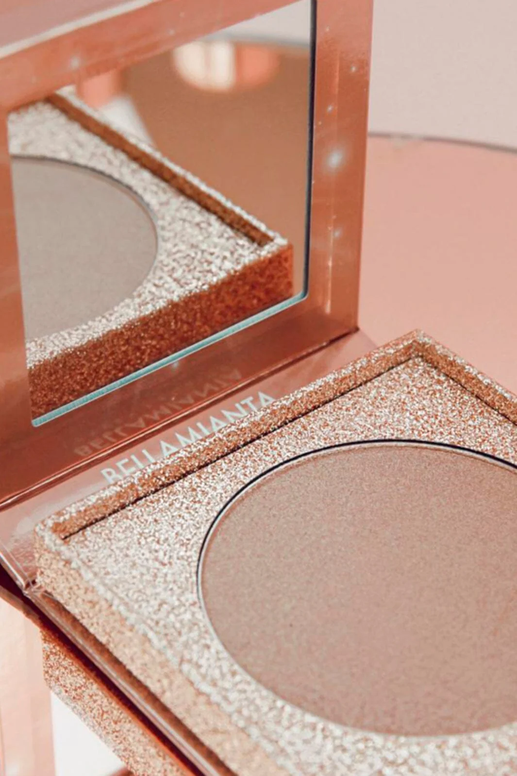 Bellamianta Illuminating Bronzing Powder (Body & Face) -