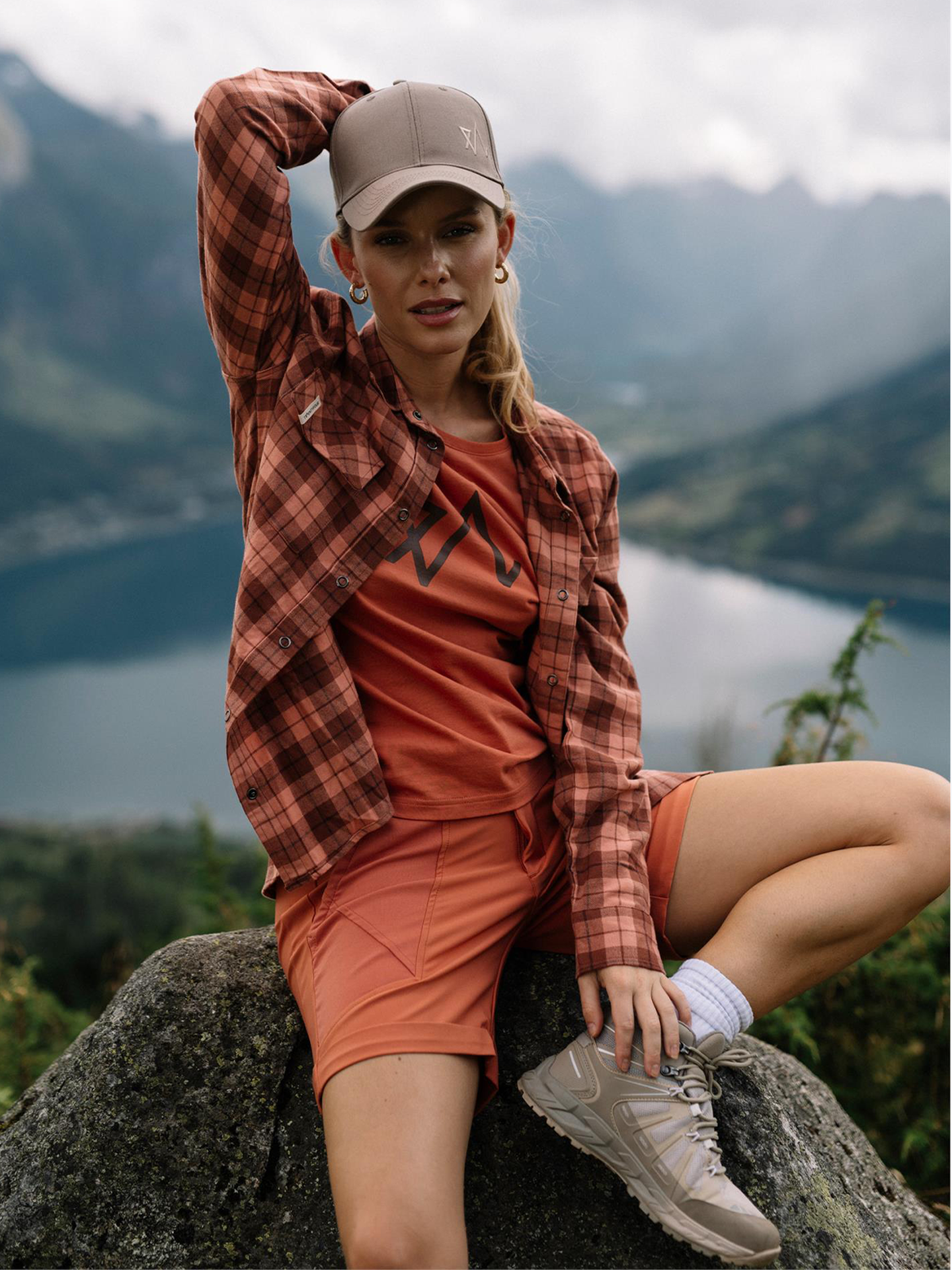 1222 Hike Skjorte