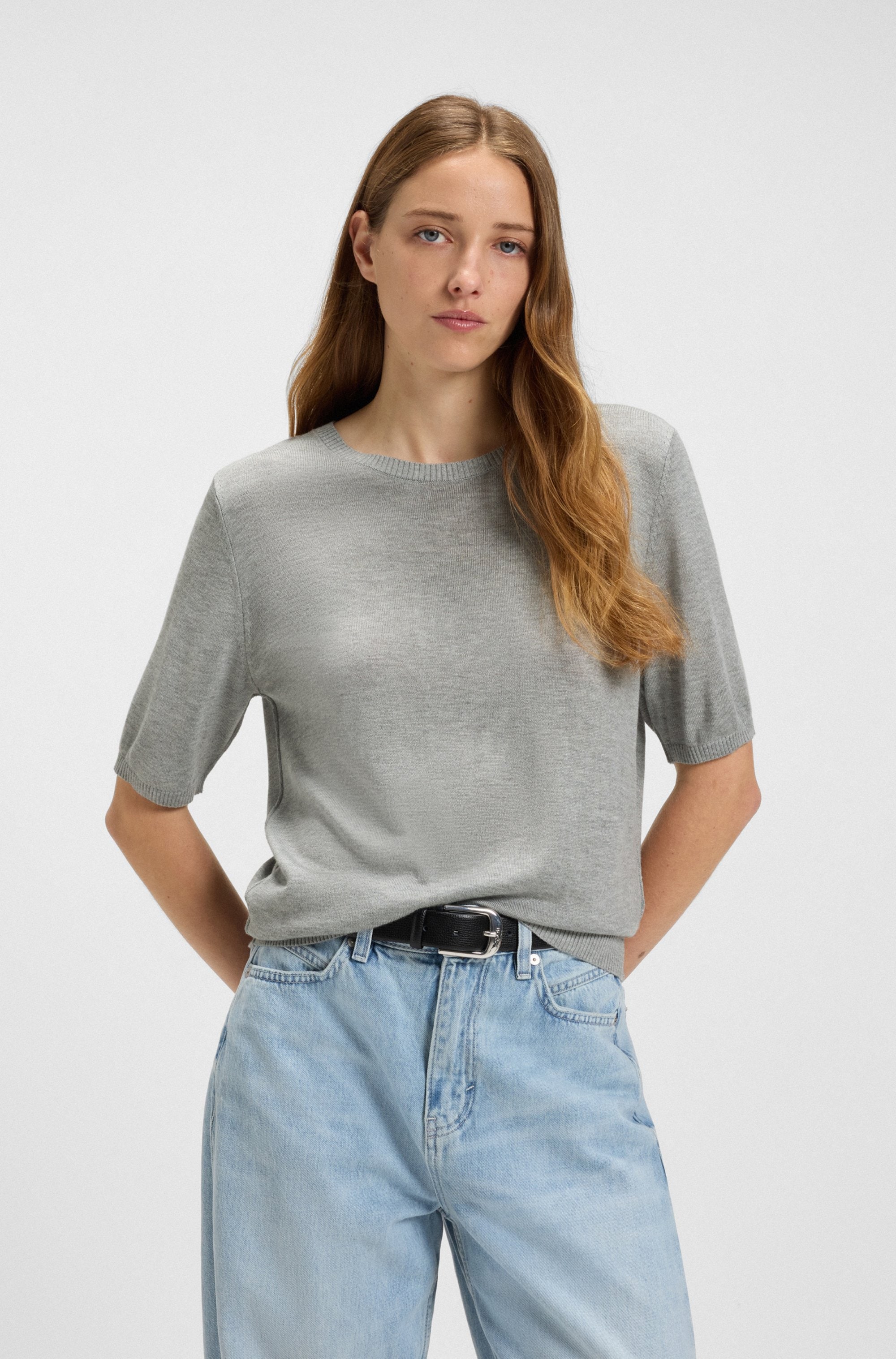 BOSS ORANGE Kurzarmpullover »Fiaffusa Premium Damenmode«, mit dezentem Ajourstrickmuster hinten