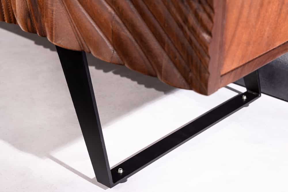 Massives Sideboard FLUID 175cm walnuss-braun Akazienholz 3D-Design Kufengestell