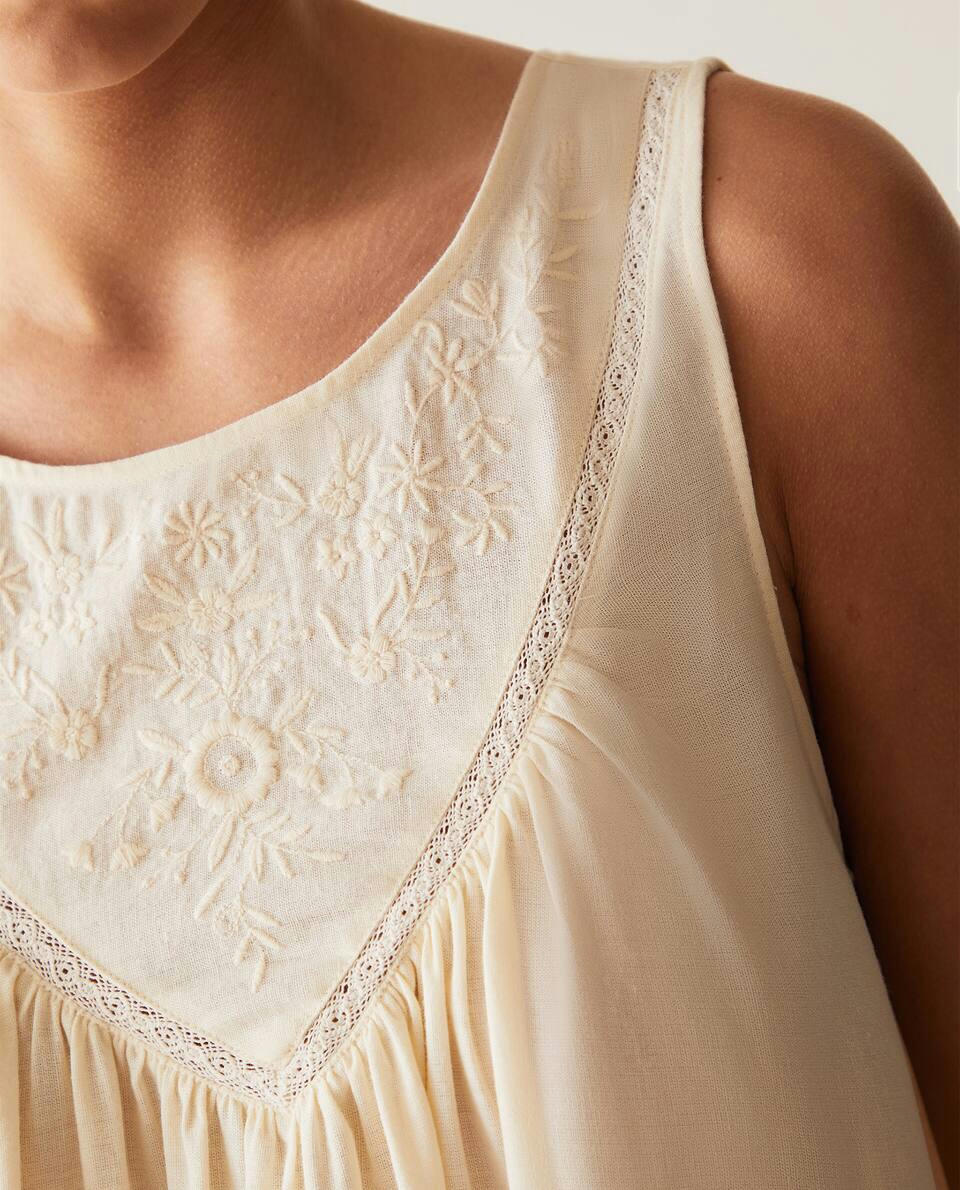 CAMISOLA BORDADA