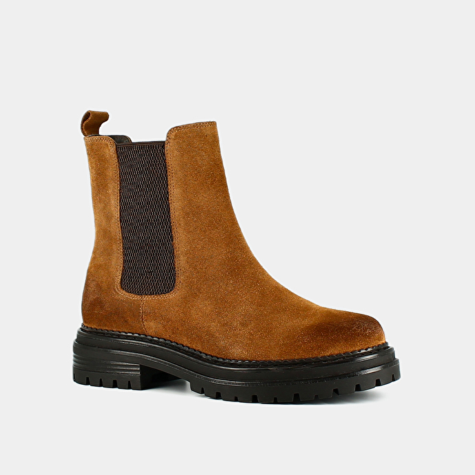 Bottines à semelles crantées et élastiques  en croute cognac