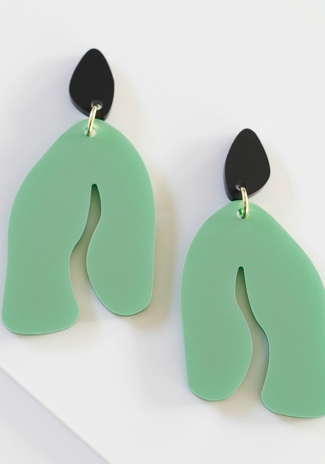 Vanto Ohrringe Kim Pearly Green and Frosted Black