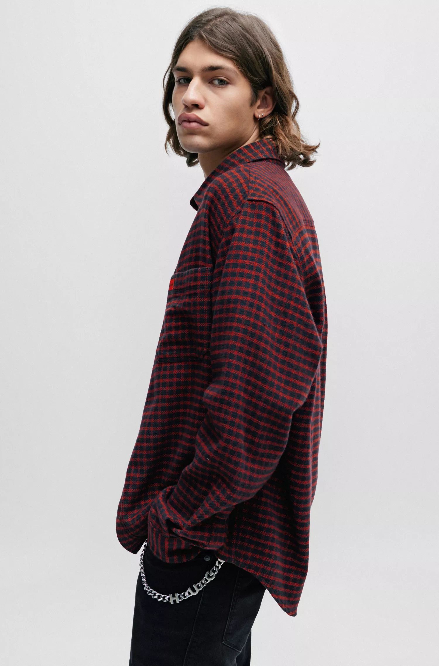 Camisa HUGO vermelha de modelagem oversized em flanela de algodão xadrez.