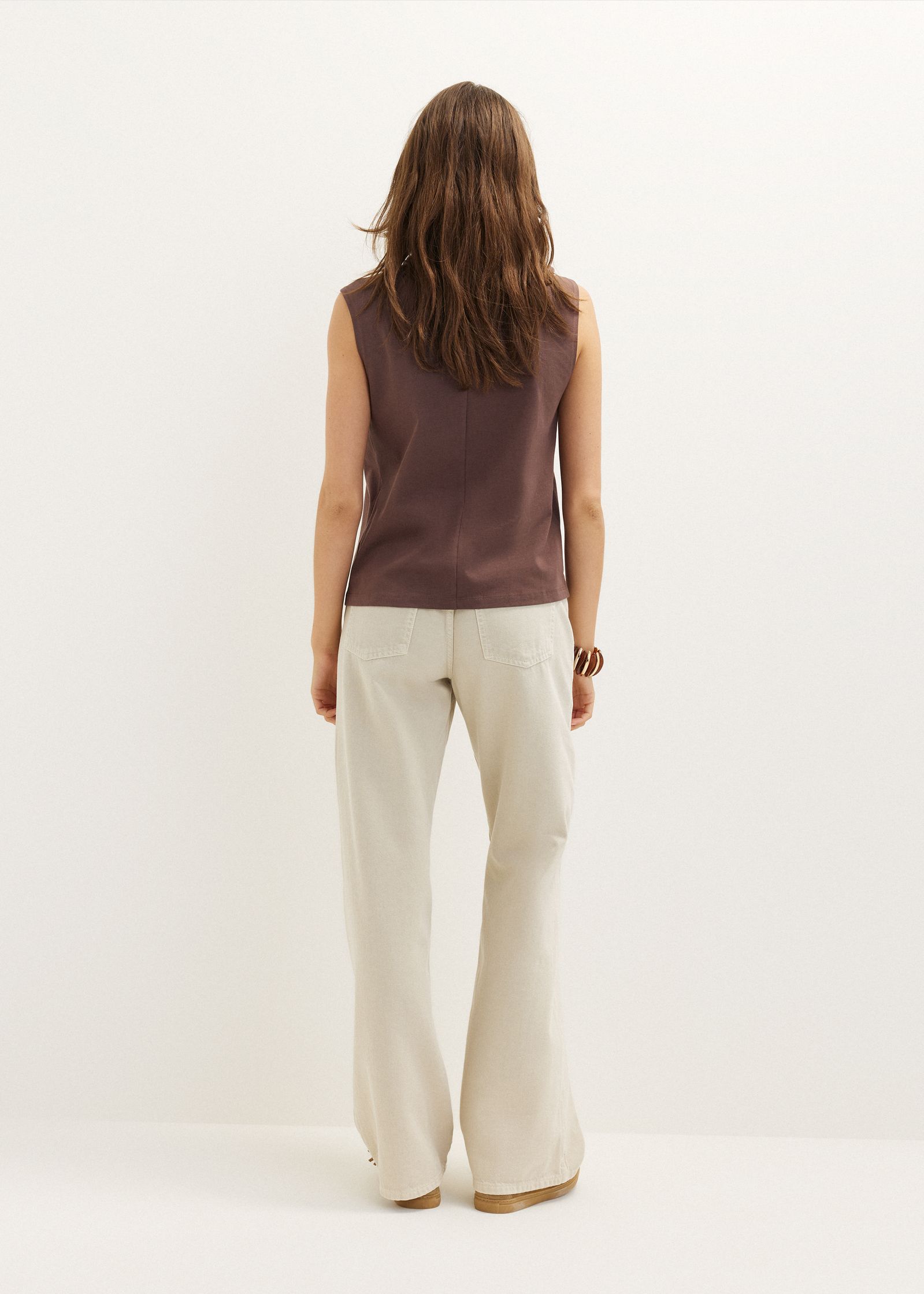 Mouwloze top met gedraaid detail