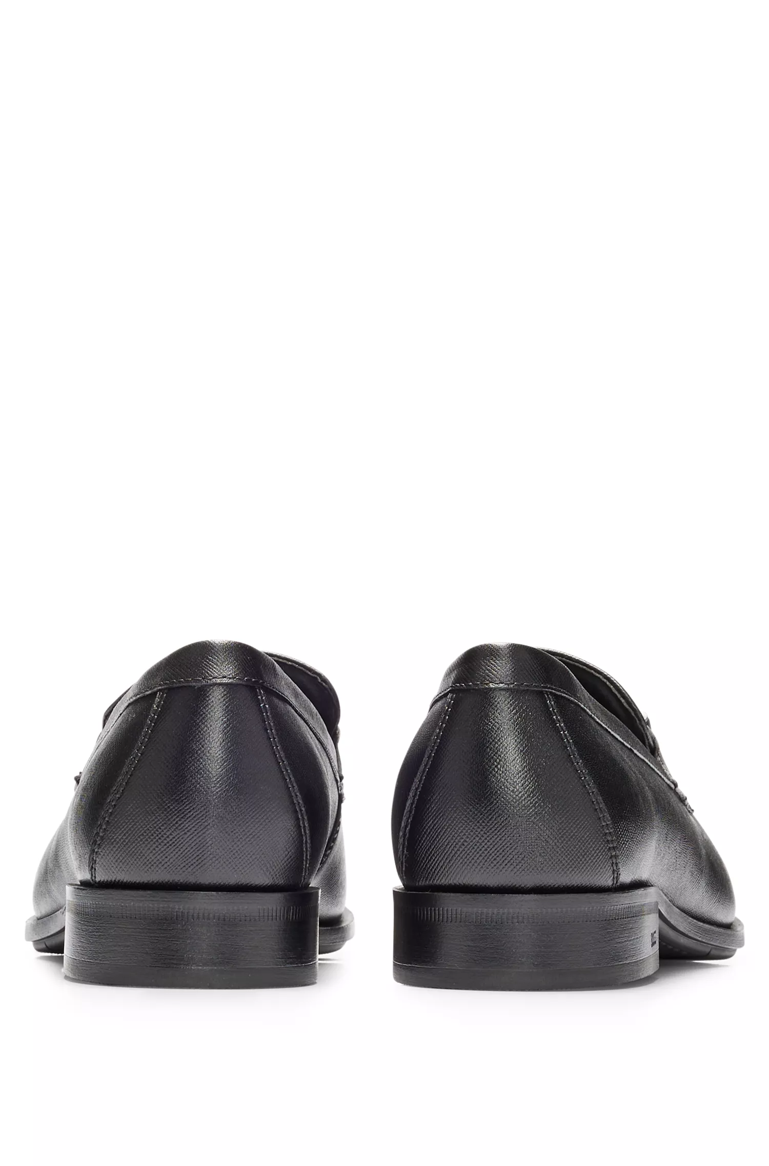 Mocassins BOSS Black-Penny em couro com estampa Saffiano e palmilha acolchoada.
