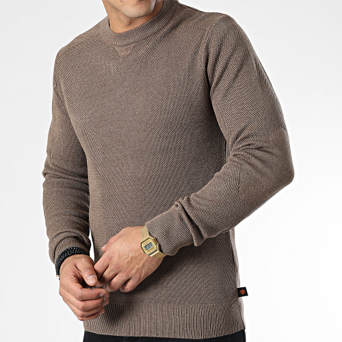 Pull AVP-183 Marron