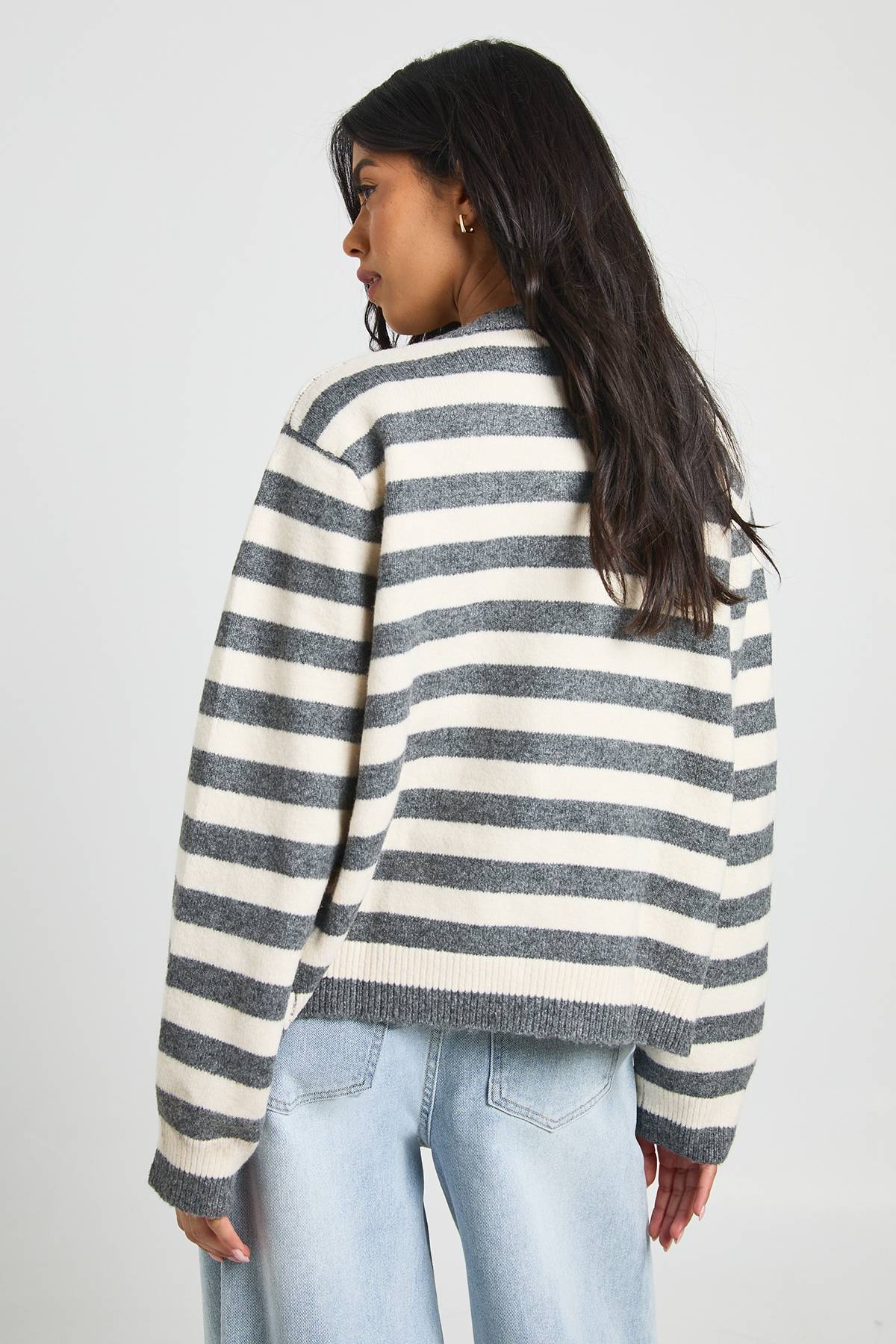 boohoo Ensemble 2 Pièces Cardigan Oversize et Crop Top Tricotés à Rayures Ultra Doux
