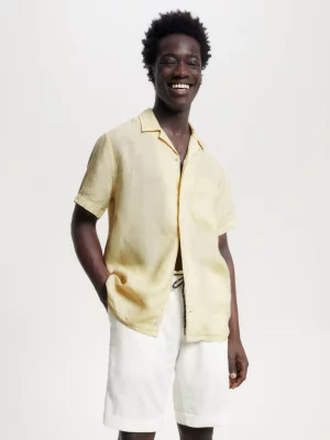 Camisa Tommy Hilfiger x Vacation em linho com gola aberta