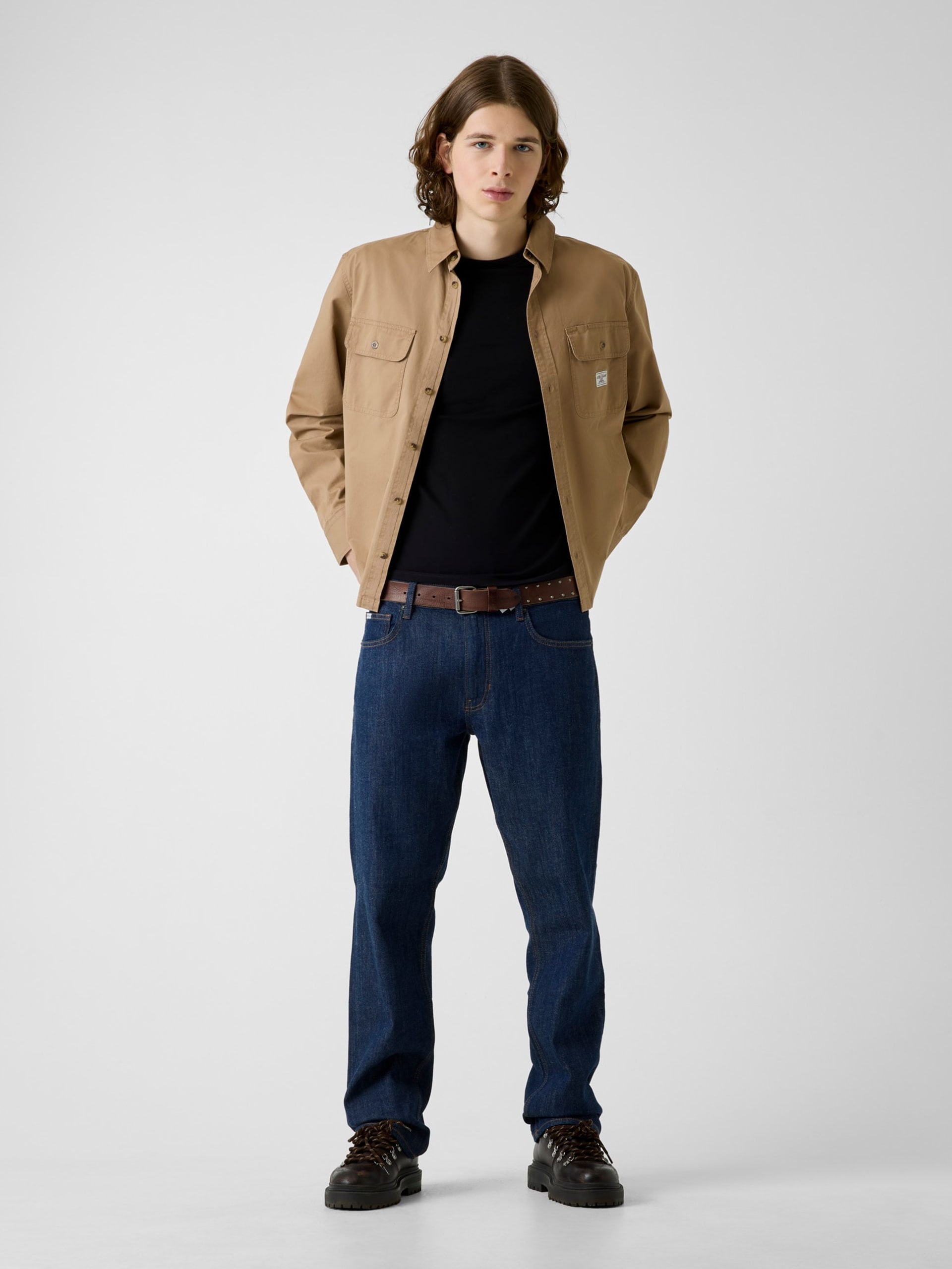 Camisa cropped quadrada com bolso