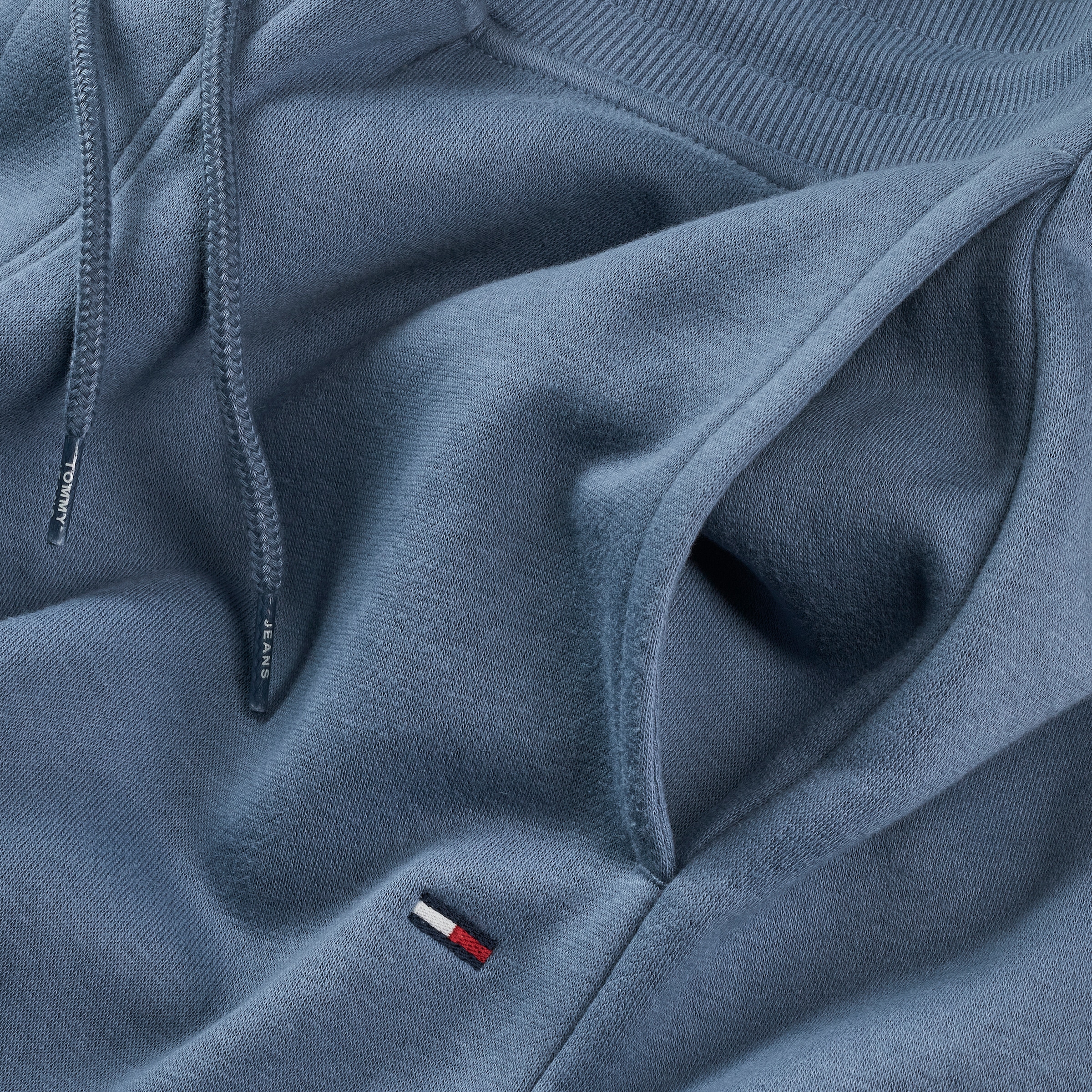 Tommy Jeans Sweathose »TJM SLIM S FLAG SWEATPANT«  Mit Kordelzug