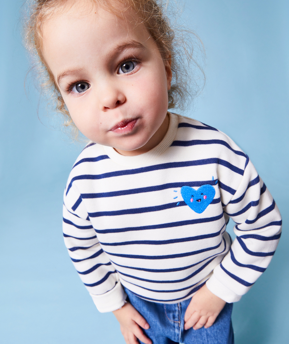 SWEAT BÉBÉ FILLE EN FIBRES RECYCLÉES RAYÉ MARINE ET PATCH COEUR