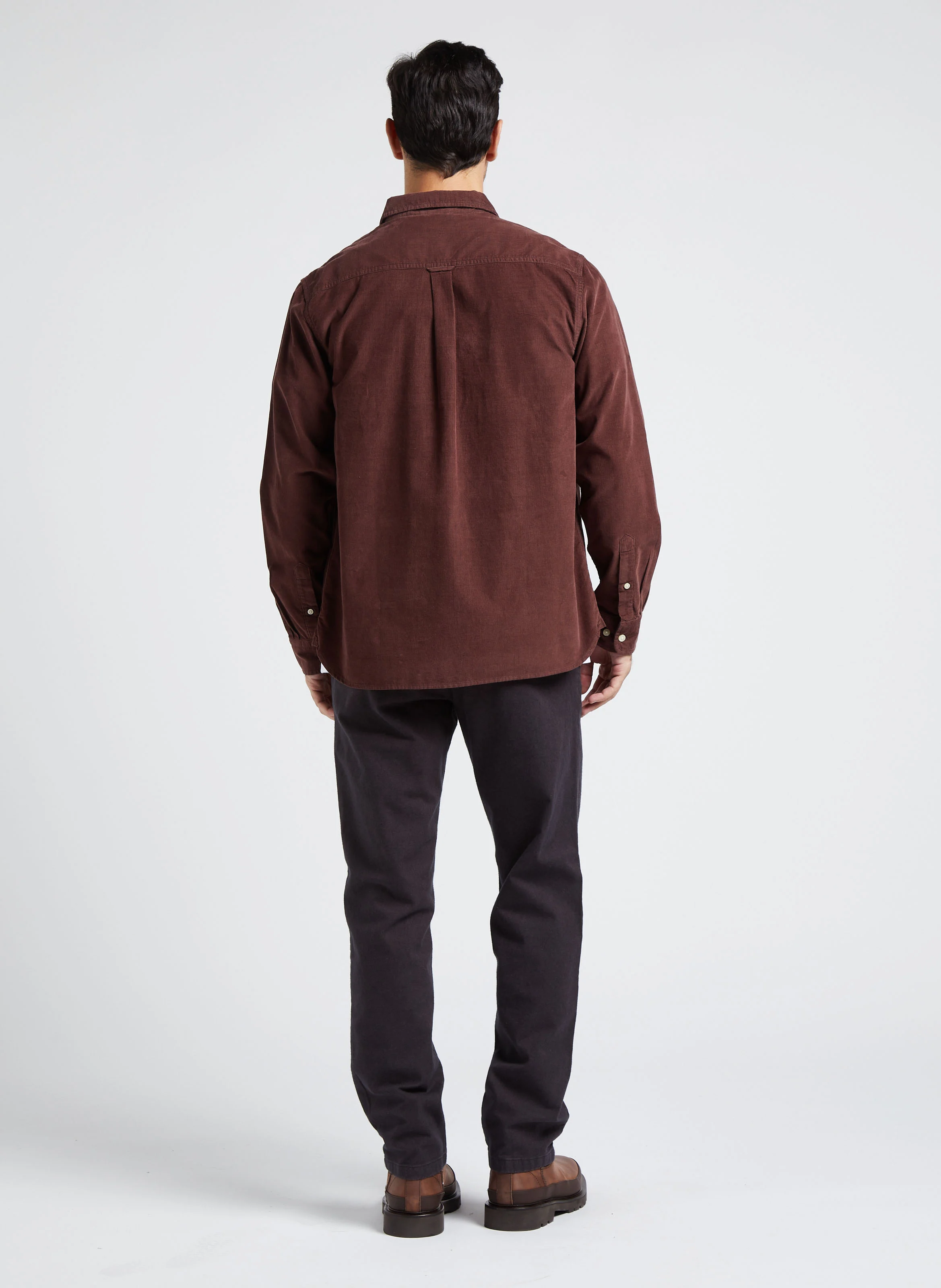 Chemise col classique aspect velours côtelé en coton bio | Marron