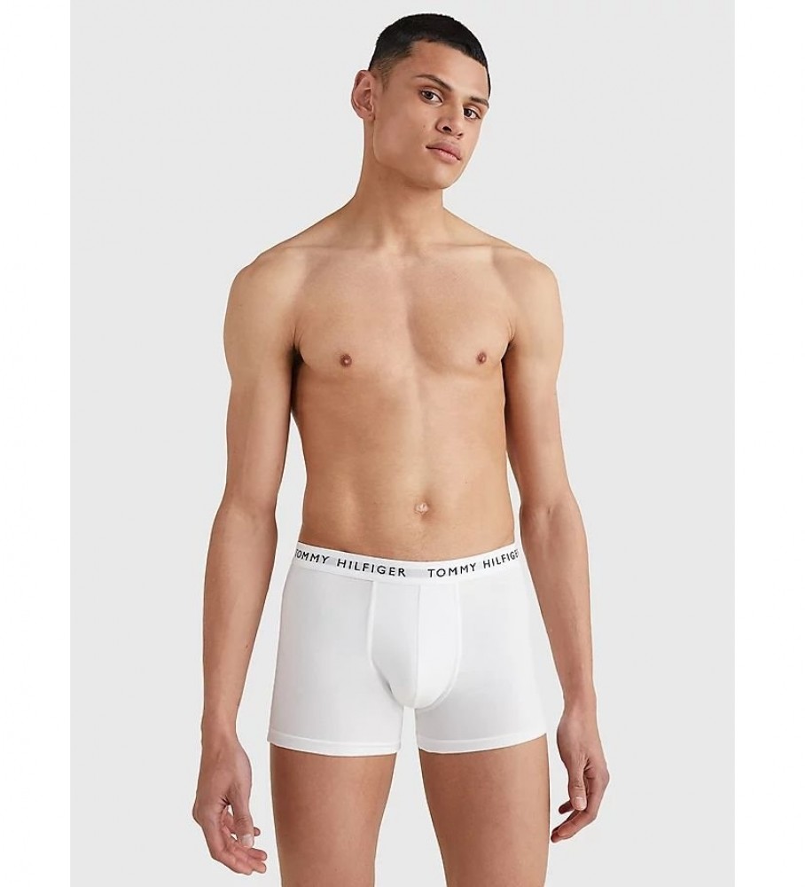 Conjunto de 3 cuecas boxer Tommy Hilfiger Trunk Essentials com logotipo branco.