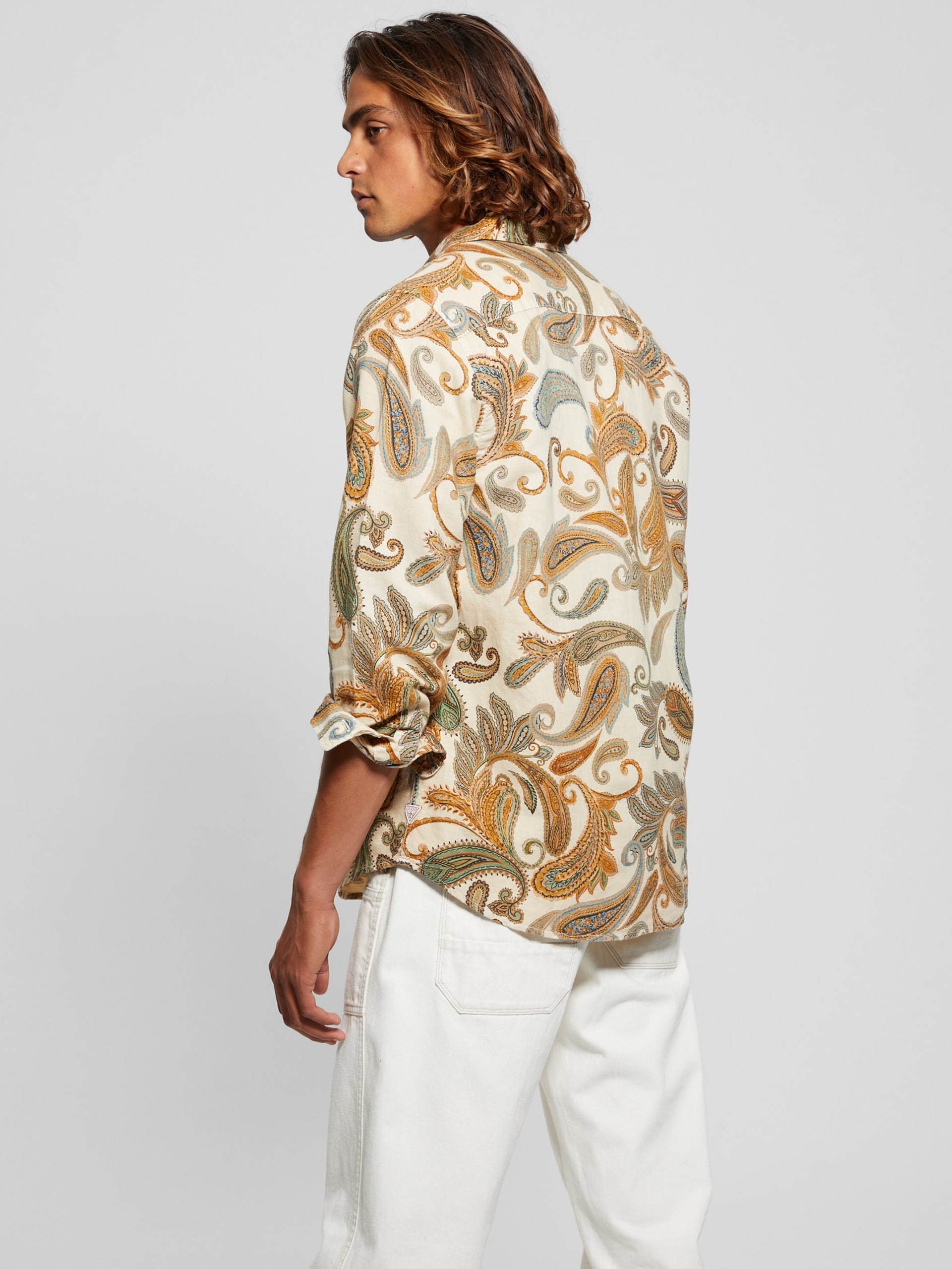 Camisa de linho ecológico com estampa paisley
