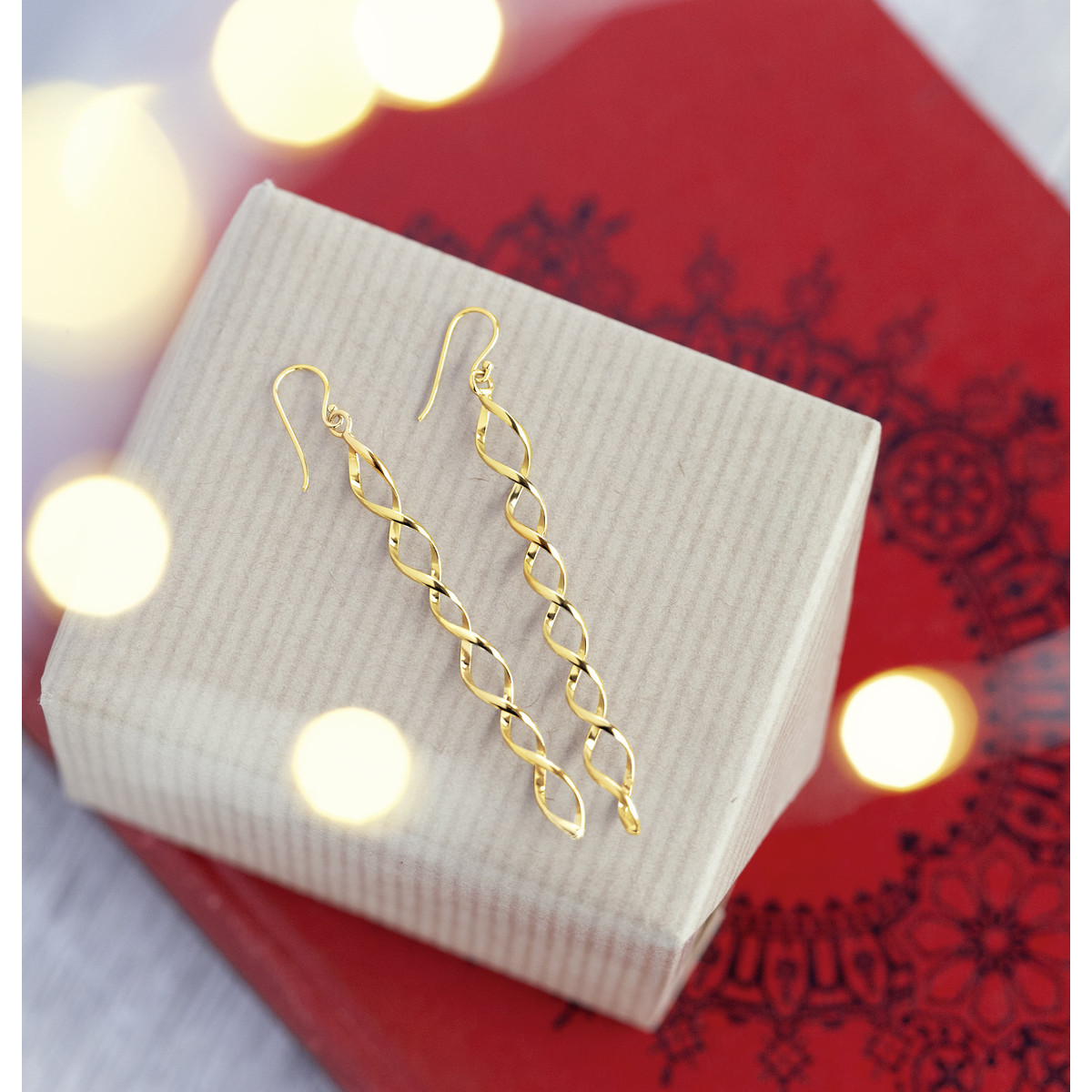 Boucles d'oreilles plaqué or pendants torsadées