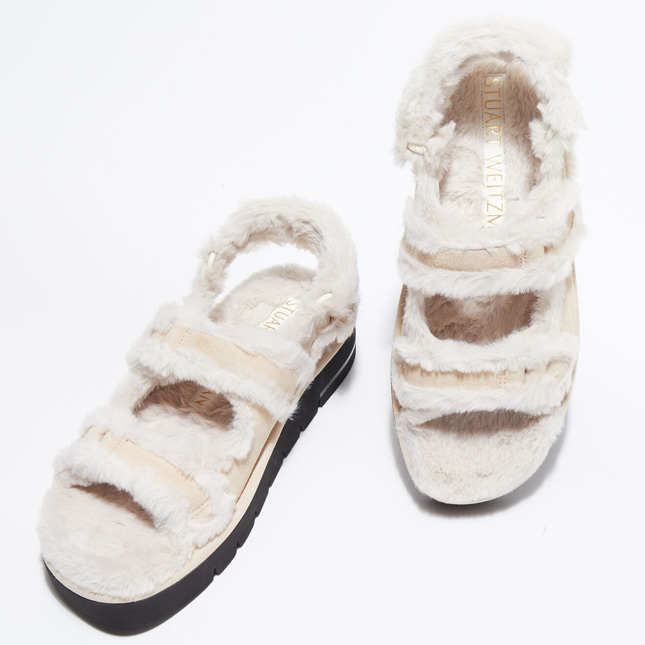 Stuart Weitzman Sandales en Velours de Cuir Zoe Lift Chill fourrées nude