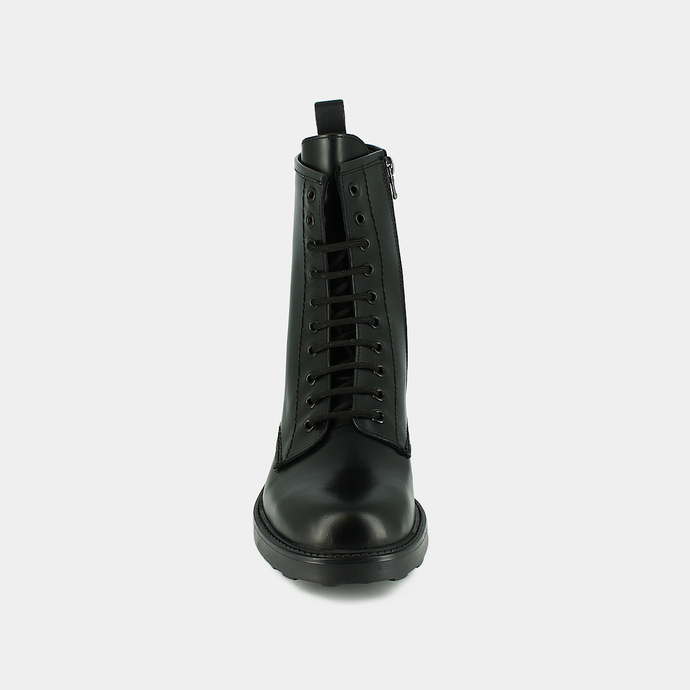 Boots à lacets et bouts ronds  en cuir glacé noir
