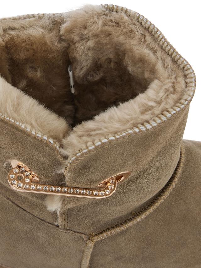 Lammfellstiefel
