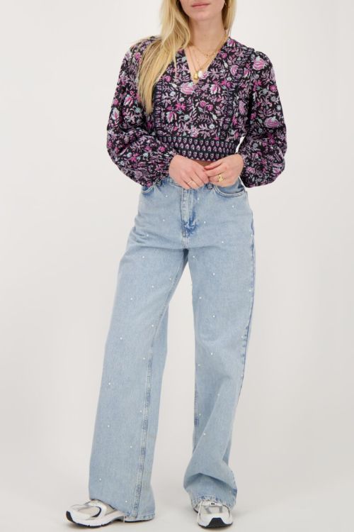 Zwarte crop top met lila en roze bloemenprint