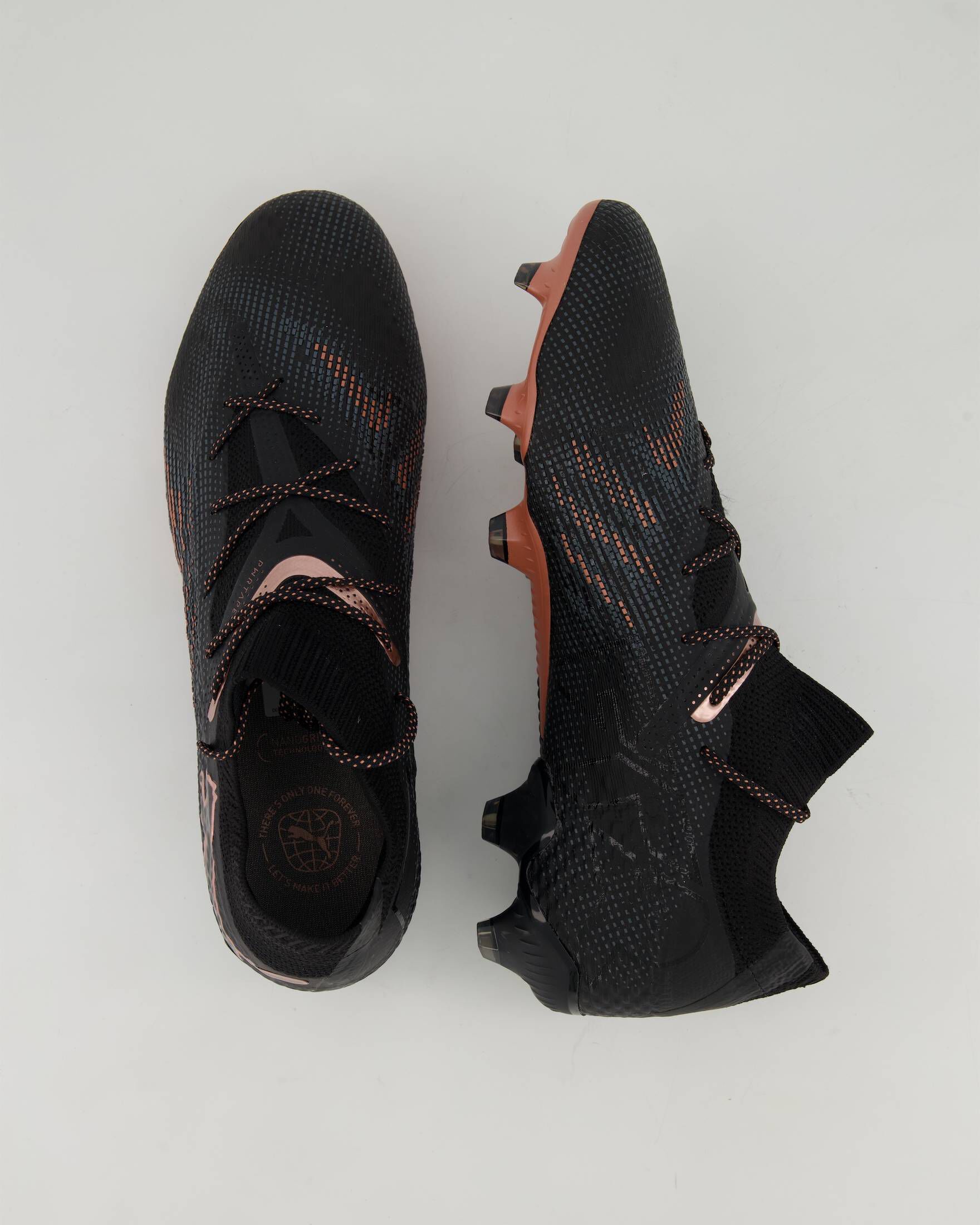 Puma| Herren Fußballschuhe Rasen Kunstrasen FUTURE 7 ULTIMATE FG/ AG