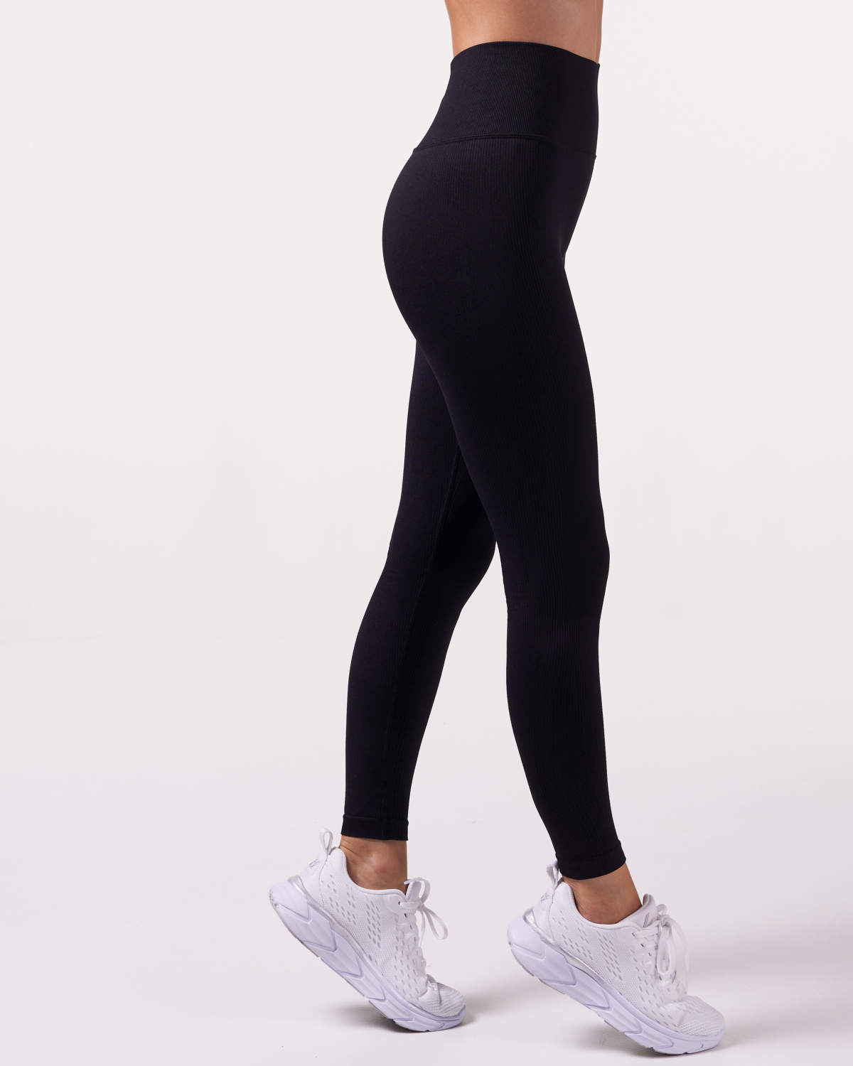 LEVITY Silhouette Seamless Tights Black