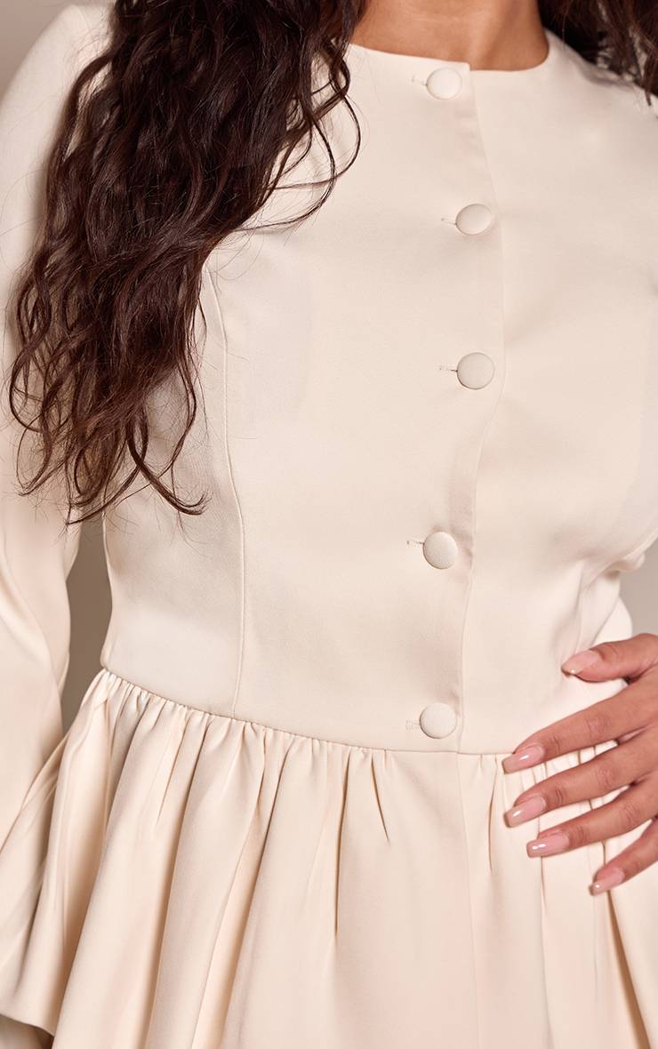 Crème Veste En Tissu Tissé À Détail Volant Shape