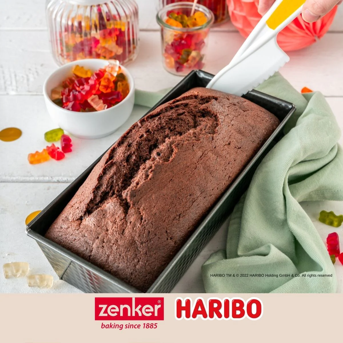 Moule à cake 25 cm avec emporte-pièce Haribo Zenker