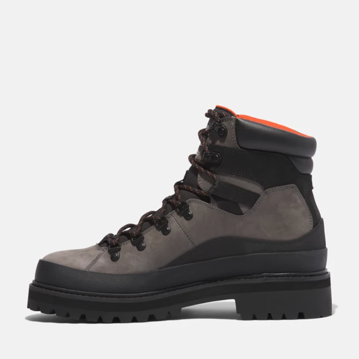 Bota masculina Vibram e Gore-Tex na cor cinza.
