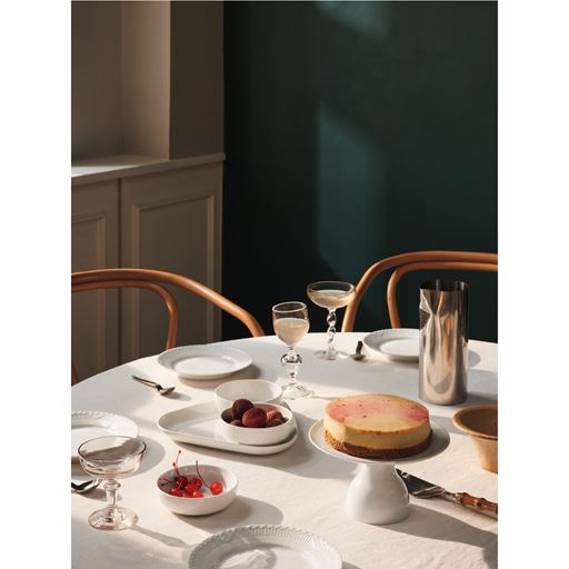Royal Copenhagen Hvid Riflet Fad På Fod